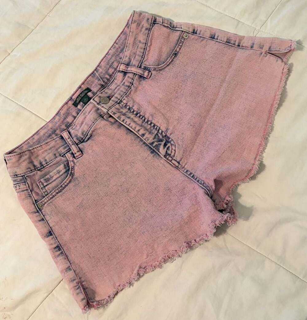 Wild Fable Women's Acid Wash Pink Denim Raw Hem Cut-Off Shorts Size 12 - Picture 2 of 8